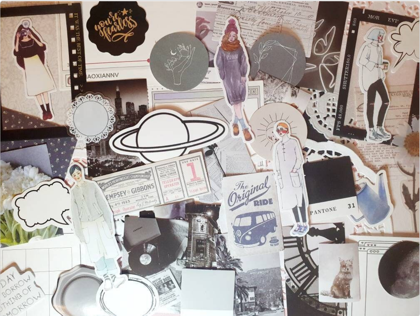 Junk journal Mystery bag - Mixed sizes and materials - Perfect for journaling and scrapbooking