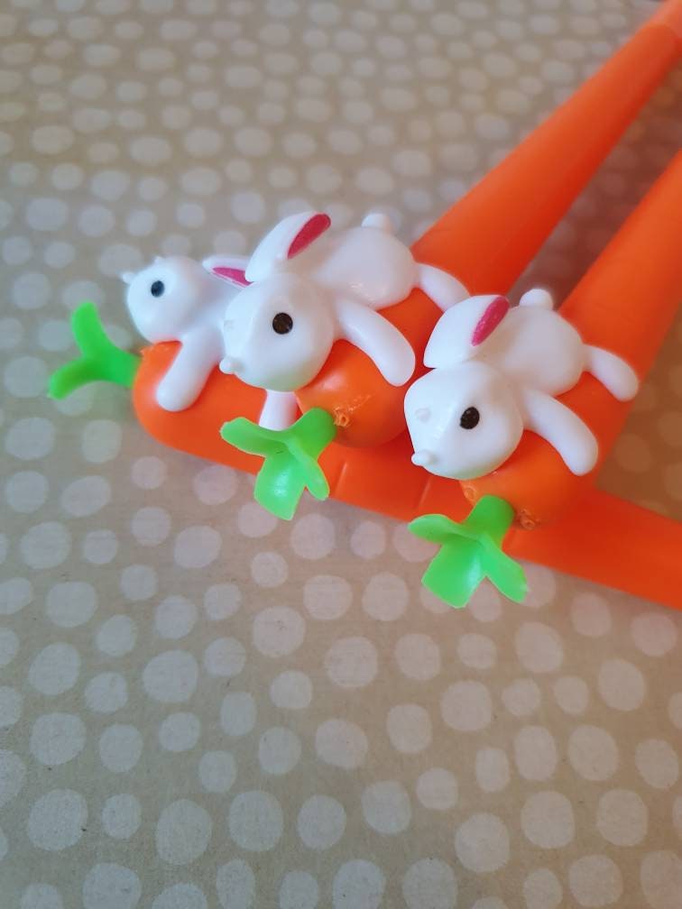 Rabbit on carrot Gel pen - Black ink