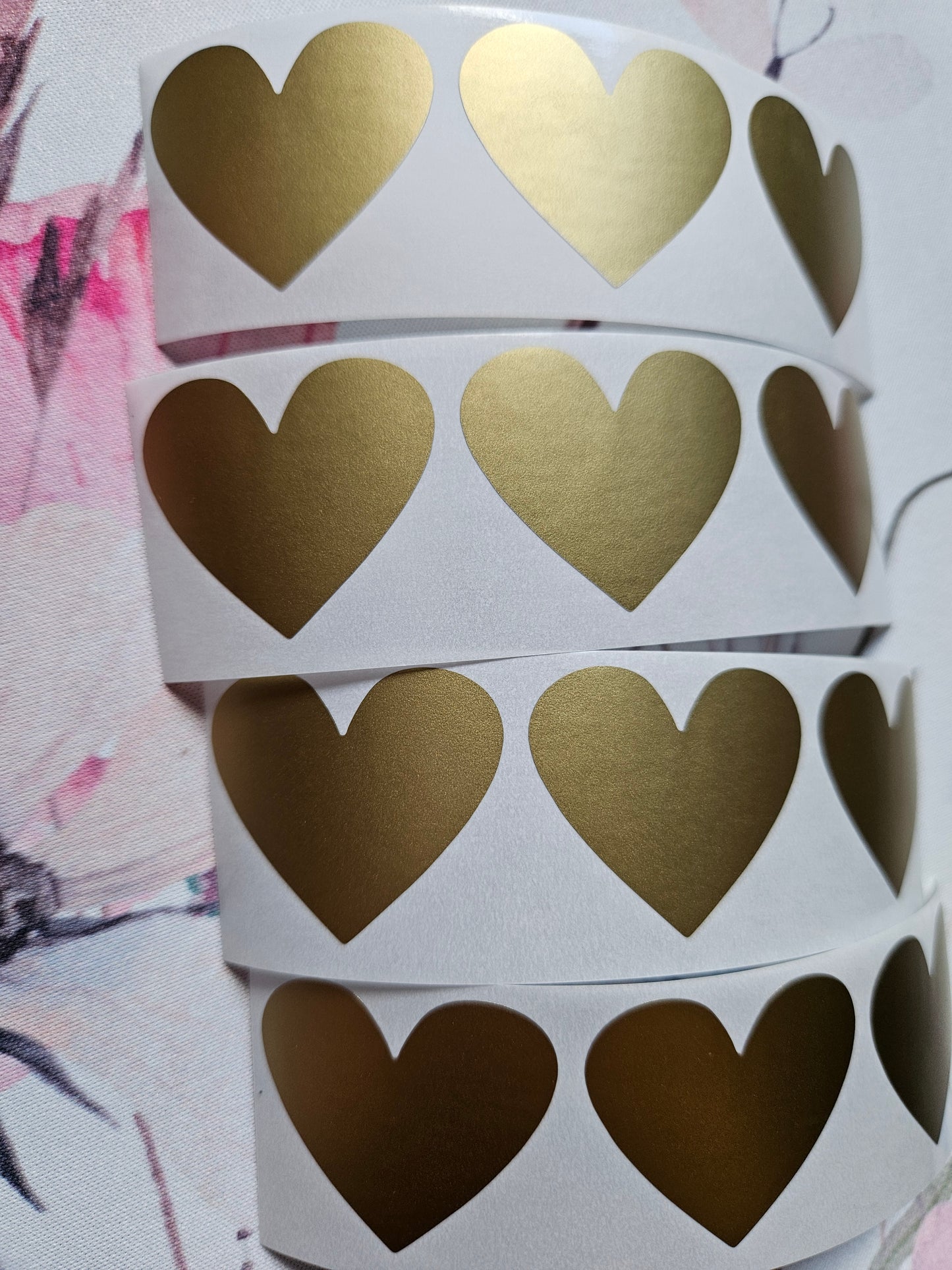 Gold Scratch off Heart sticker - 30mm x 35mm - Scratch to reveal sticker