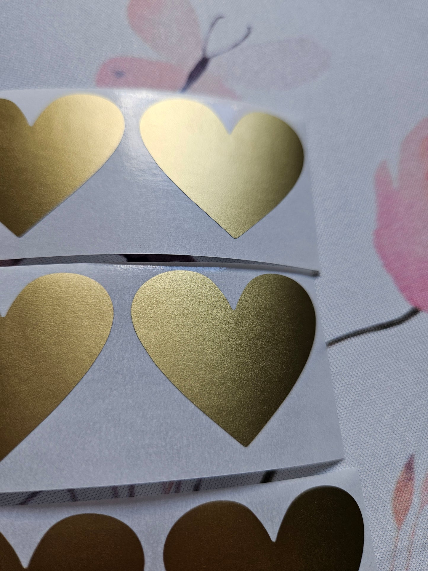 Gold Scratch off Heart sticker - 30mm x 35mm - Scratch to reveal sticker